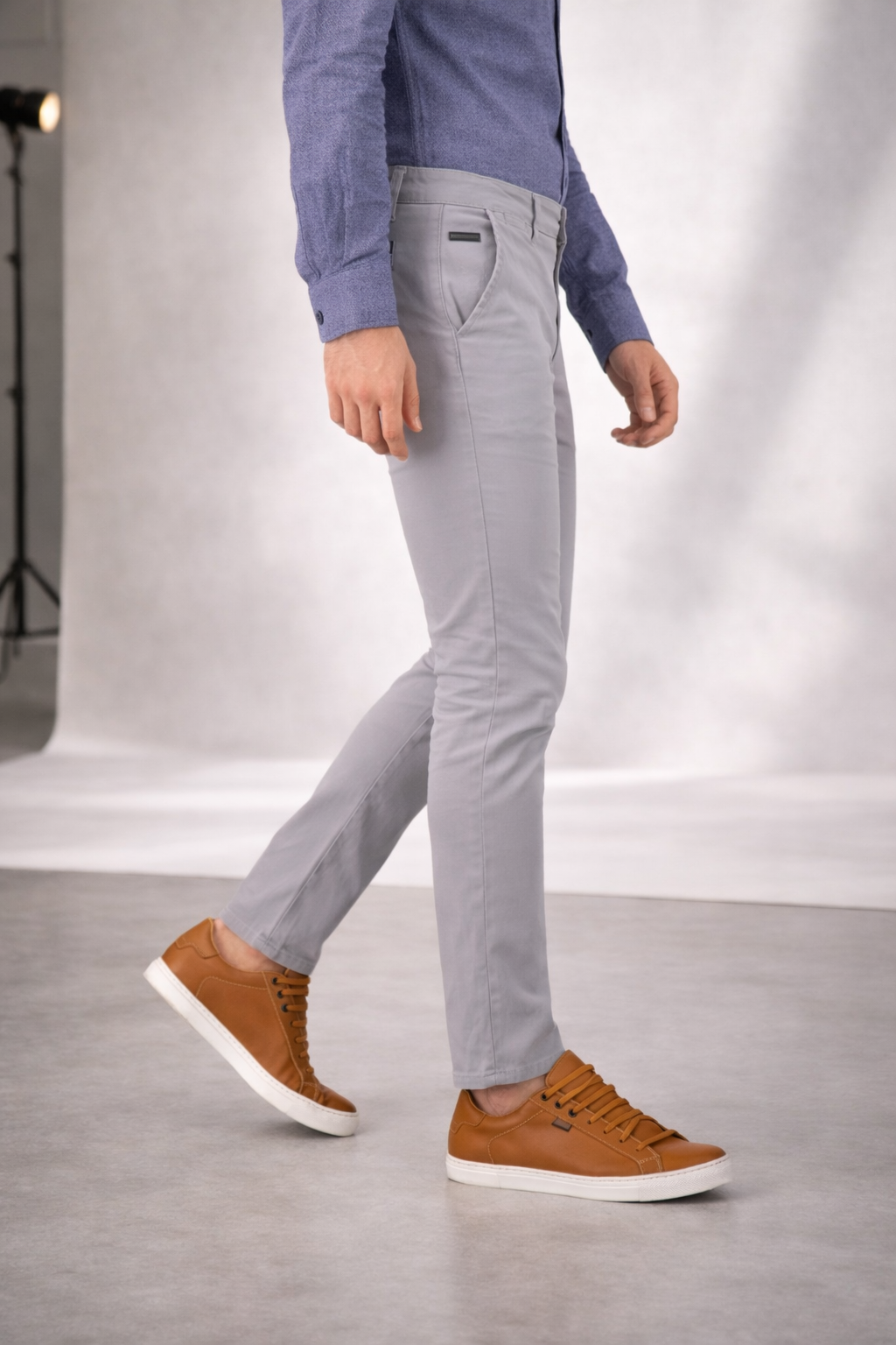 Pantalón Chino de Gabardina Slim - Gris Perla