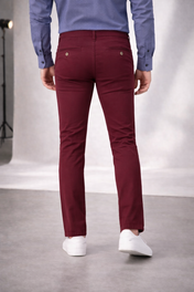 Pantalón Chino de Gabardina Slim - Vino