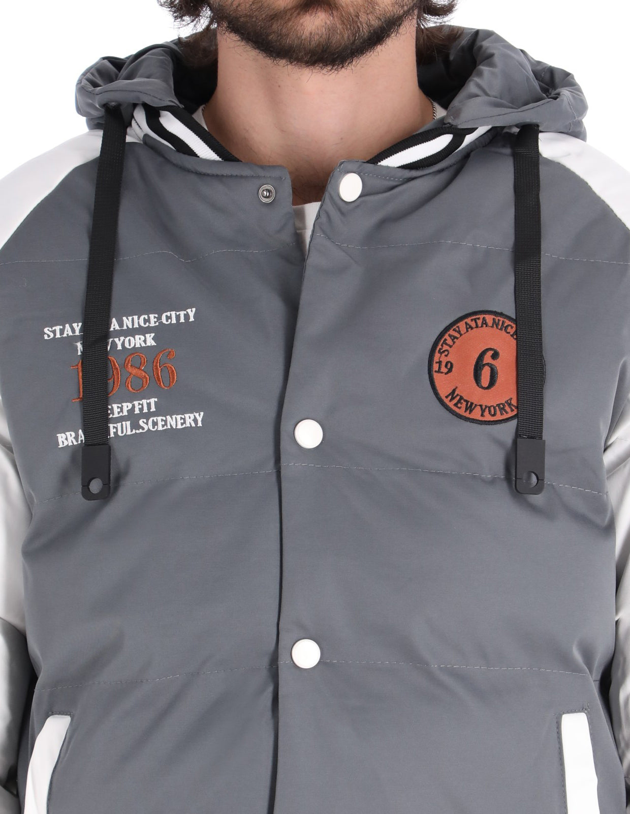 Chamarra Tipo Universitaria para Hombre con Cierre de Broches - Gris